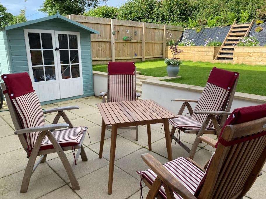 Seabreeze Retreat With Parking And A Large Garden Villa Lyme Regis Luaran gambar